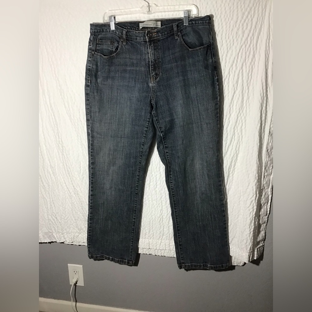 Venezia Jeans Women’s Low Rise Bootcut Size 18 100% Cotton Blue Stretch Denim.